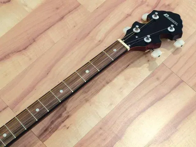 Dimavery BJ-04 4-strunné tenorové banjo