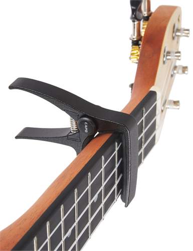 Cascha HH2281 kapodastr pro ukulele