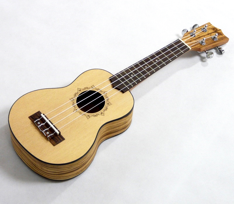 Flight DUS320 SP/ZEB sopánové ukulele
