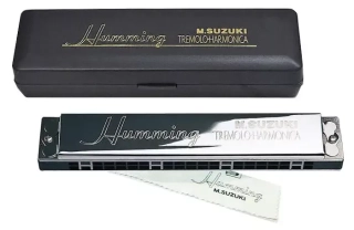 Suzuki SU-21 HM D Humming tremolo harmonika